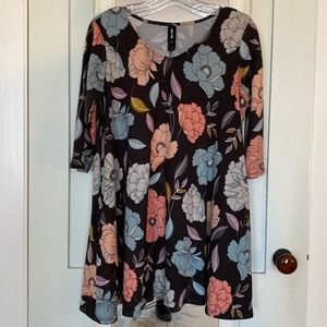 Sale!! Agnes and Dora floral, rounded v-neck modal tunic